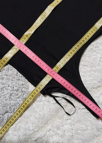 Siyah Mini Gövdeye Oturan Kolsuz Elbise - Görsel 5