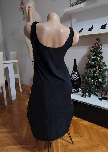 Siyah Mini Gövdeye Oturan Kolsuz Elbise - Görsel 4