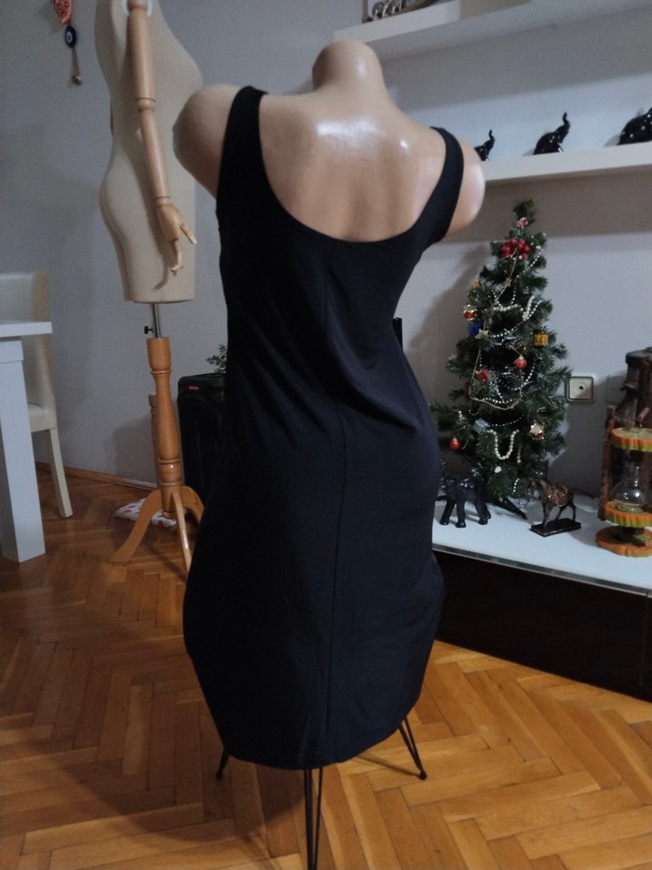 Siyah Mini Gövdeye Oturan Kolsuz Elbise - Görsel 3