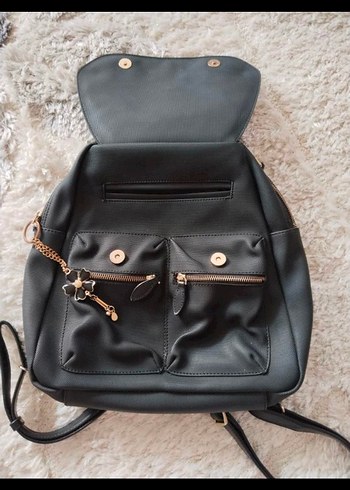 Siyah Deri Kadın Sırt Çantası - Görsel 3