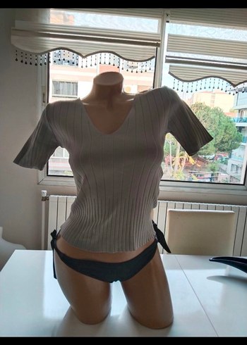 Gri V Yaka Kısa Kollu Kadın Triko - Görsel 2