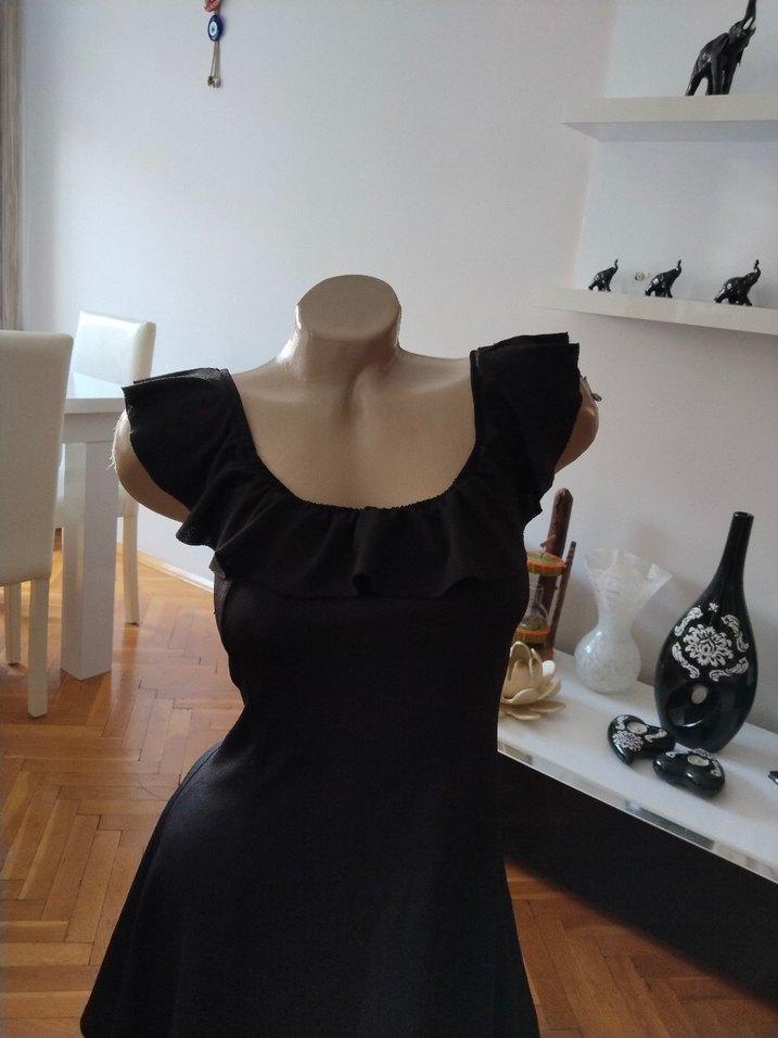 Siyah Straplez Fırfırlı Midi Elbise - Görsel 3