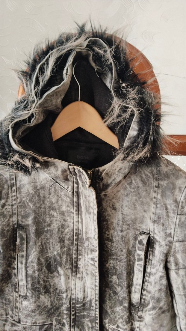 Batik Gri Kadın Denim Ceket, Kürklü Kapüşonlu, Bağcıklı Kol — görsel 3/12