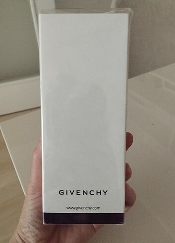  Beden Givenchy