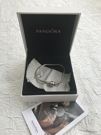 Pandora bileklik 