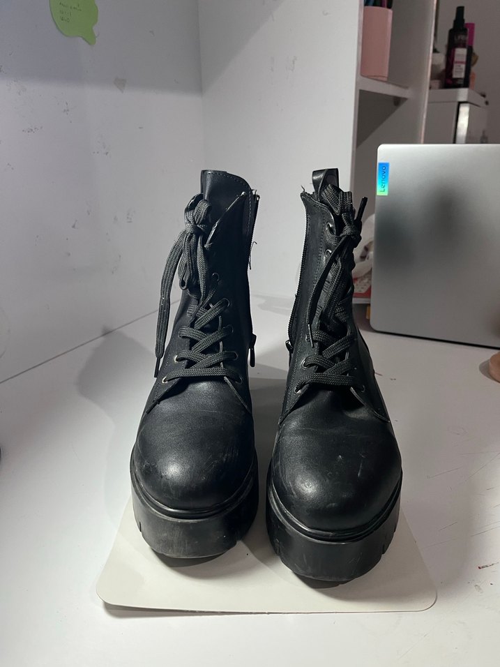 Kadın Siyah Deri Topuklu Bot - Görsel 2