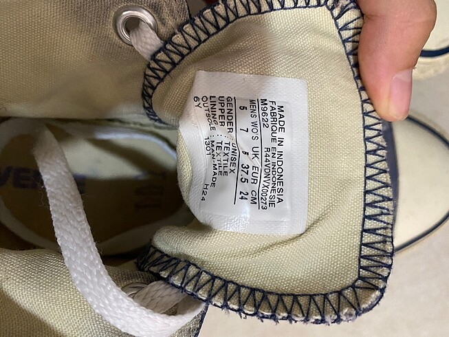 37,5 Beden lacivert Renk Converse Ayakkabı