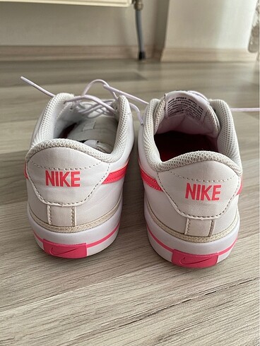 35,5 Beden Nike spor ayakkabı