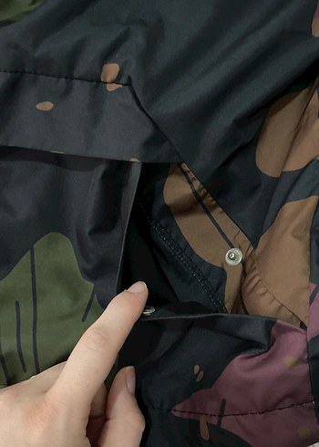 Kapüşonlu, Kamuflaj Desenli Kadın Ceket yağmurluk - Görsel 3