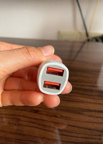 Çift USB Beyaz Araç Şarj Cihazı - Görsel 2