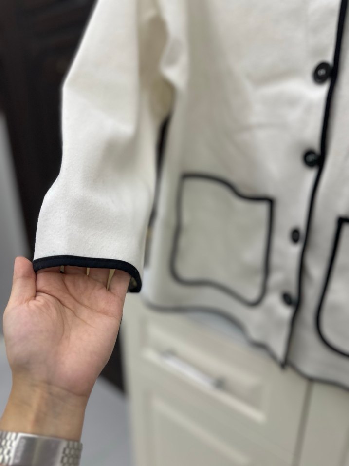 Düğmeli Beyaz Kaşe Ceket - Görsel 2