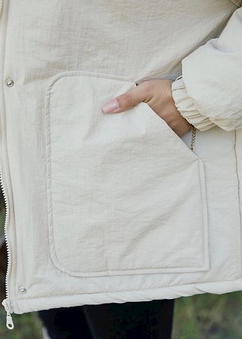 Zara Bej Peluş Detaylı Rahat Kesim Kışlık Mont