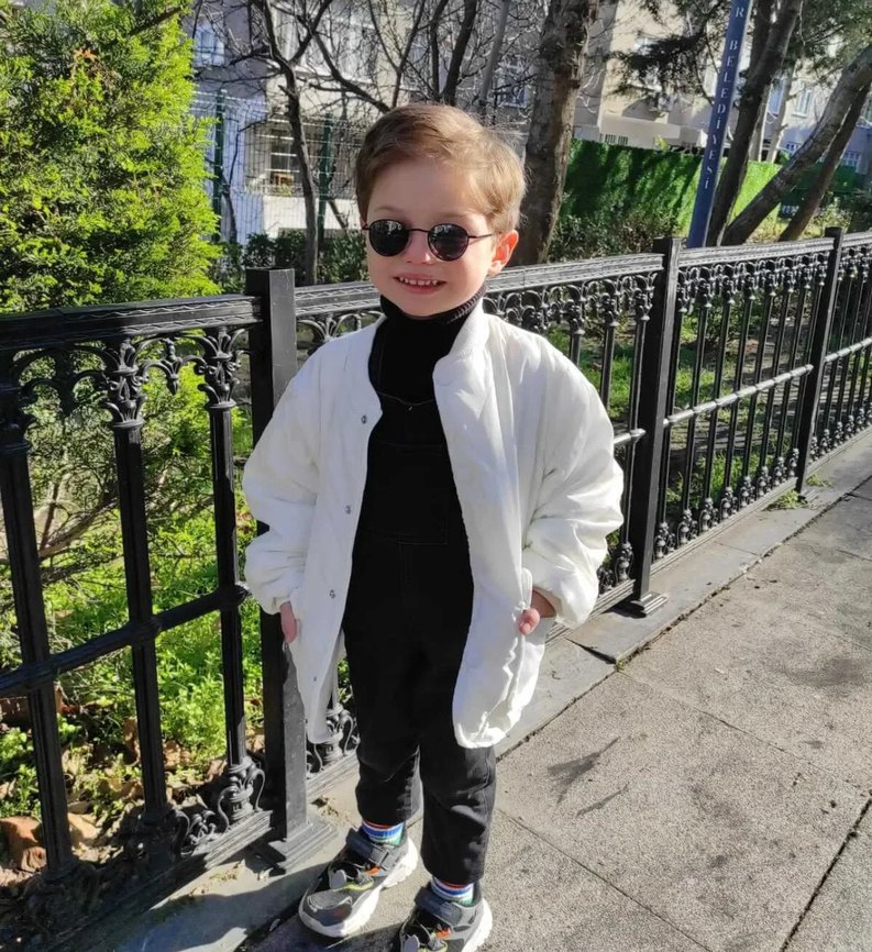 Beyaz Erkek Çocuk Boş Kesim Puff Mont - Görsel 2