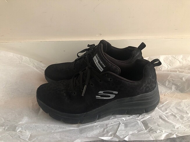 Skechers siyah spor ayakkabı
