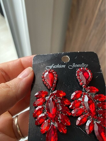 Beden Kristal taşlı küpe