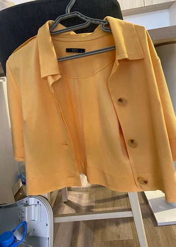 On Fashion Sarı Düğmeli Midi Ceket