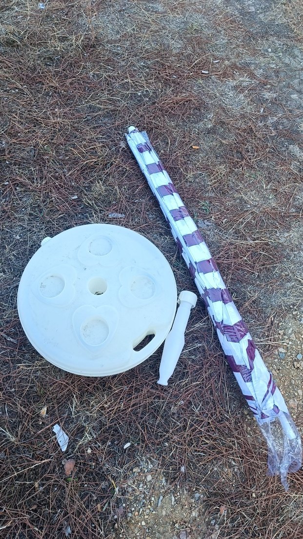 plaj semsiyesi ve bidonu ayakligi saglam sorunsuz - Görsel 3