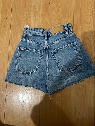 32 Beden Stradivarius şort