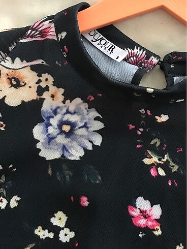 Bluz siyah çiçek desenli çok iyi durumda - Görsel 3