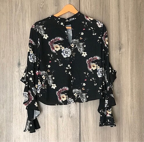 Bluz siyah çiçek desenli çok iyi durumda - Görsel 2