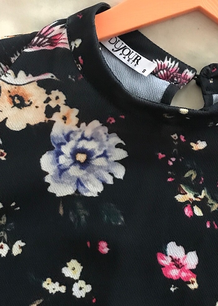 Bluz siyah çiçek desenli çok iyi durumda - Görsel 3