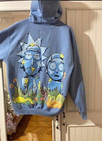 Pull and bear rick and morty baskılı sweatshirt 