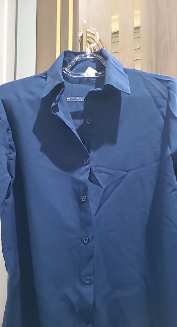 Düğmeli Koyu Mavi Kadın Gömlek - Görsel 3