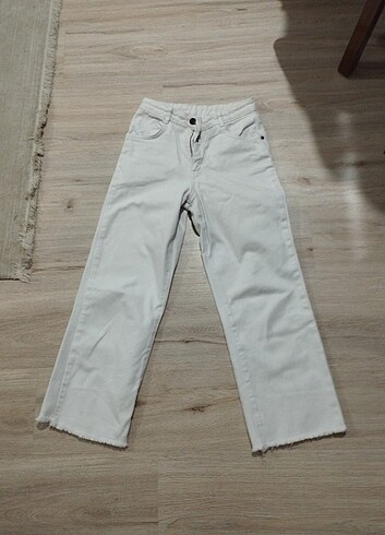 LCW Kız Çocuk 11-12 yaş beyaz pantolon 