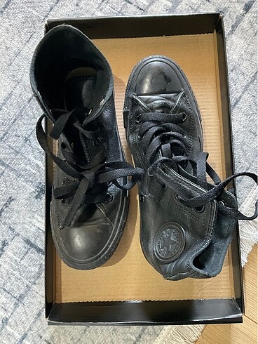 Siyah Converse