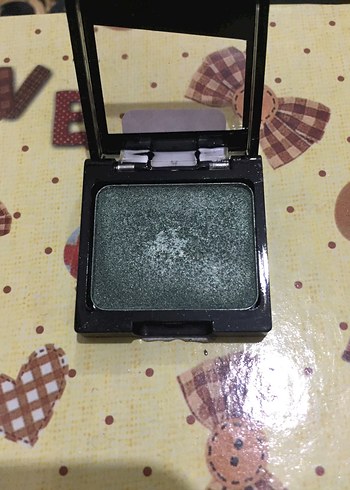 Beden Wet n Wild Envy Far E350A