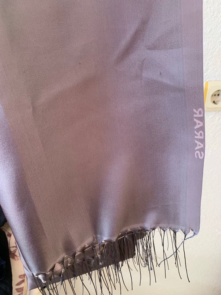 Gri Kadın Drapeli Saten Şal - Görsel 5