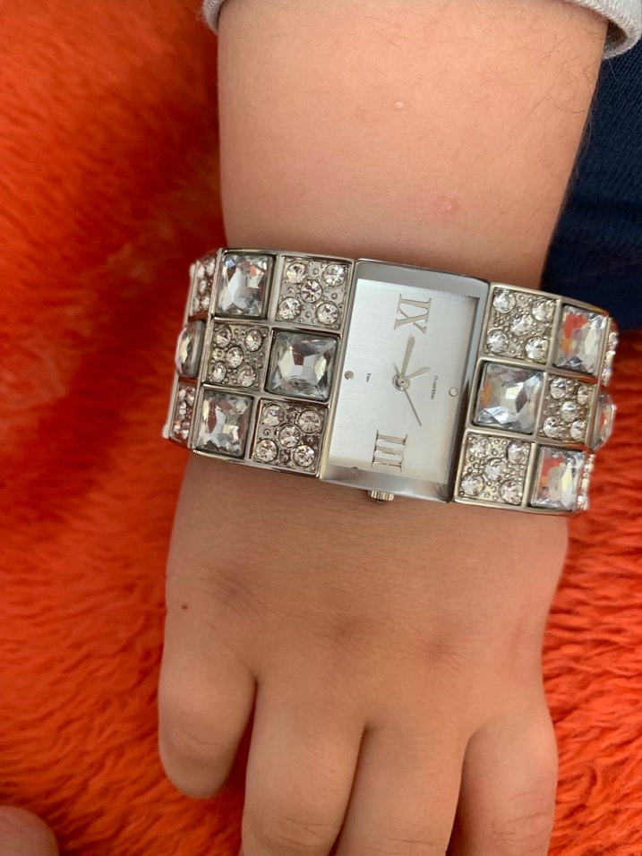 Gri Renkli Taşlı Kadın Kol Saati - Görsel 4