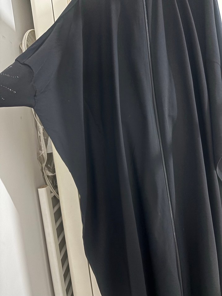 Siyah Uzun Dökümlü Kadın ferace - Görsel 2