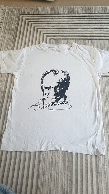 Beyaz renkte Atatürk'lü tişört - Görsel 2