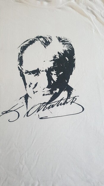Beyaz renkte Atatürk'lü tişört - Görsel 3