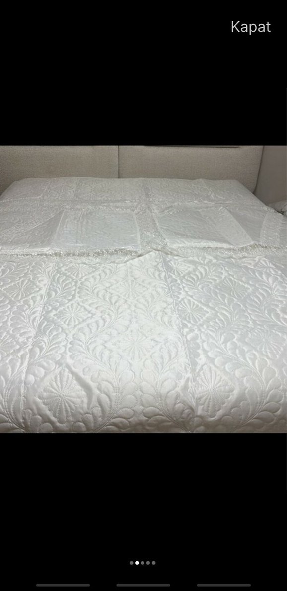Beyaz İşlemeli Parlak Yatak Örtüsü - Görsel 2