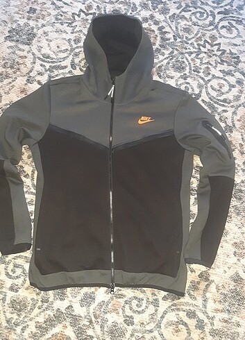 Nike Tech 
