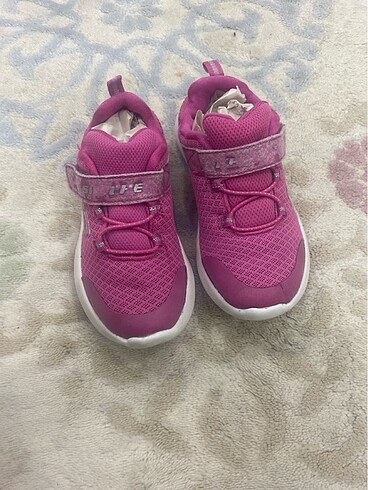 25,5 Skechers