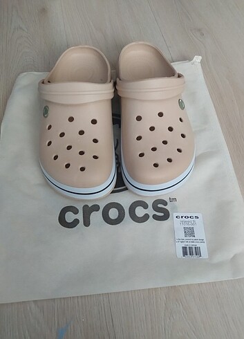 Krem rengi crocs