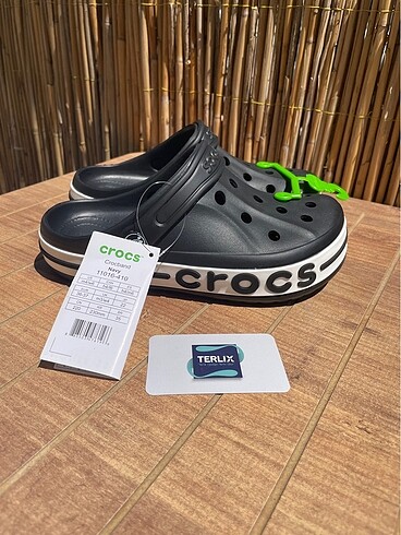 Siyah crocs