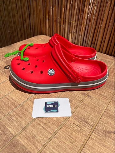38 Beden Kırmızı crocs