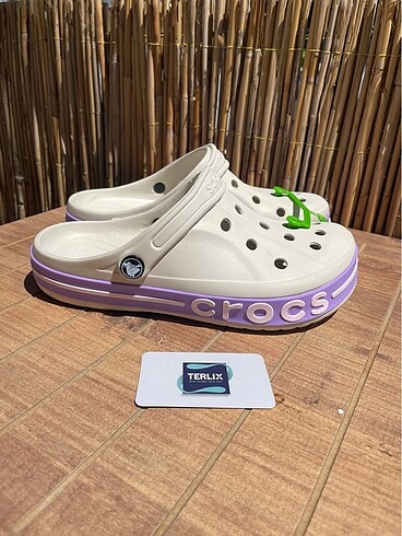 Lila/beyaz crocs