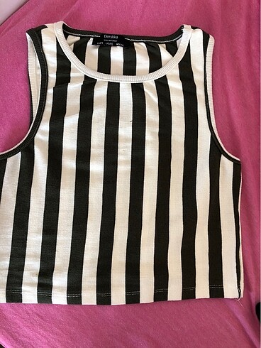 Koyu yeşil çizgili bershka crop