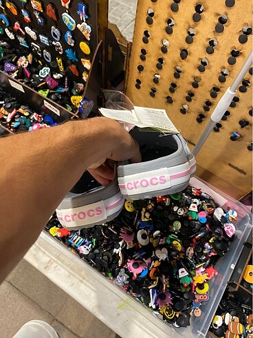 36 Beden Gri bayan crocs