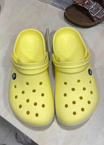 43 Beden Crocs erkek sarı