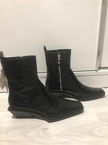 40 Beden Zara Bot