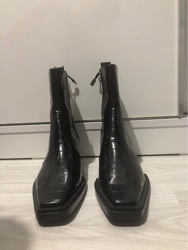 Zara Bot