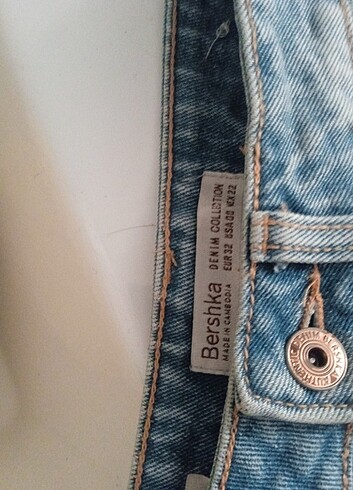 32 Beden mavi Renk BERSHKA KOT ŞORT