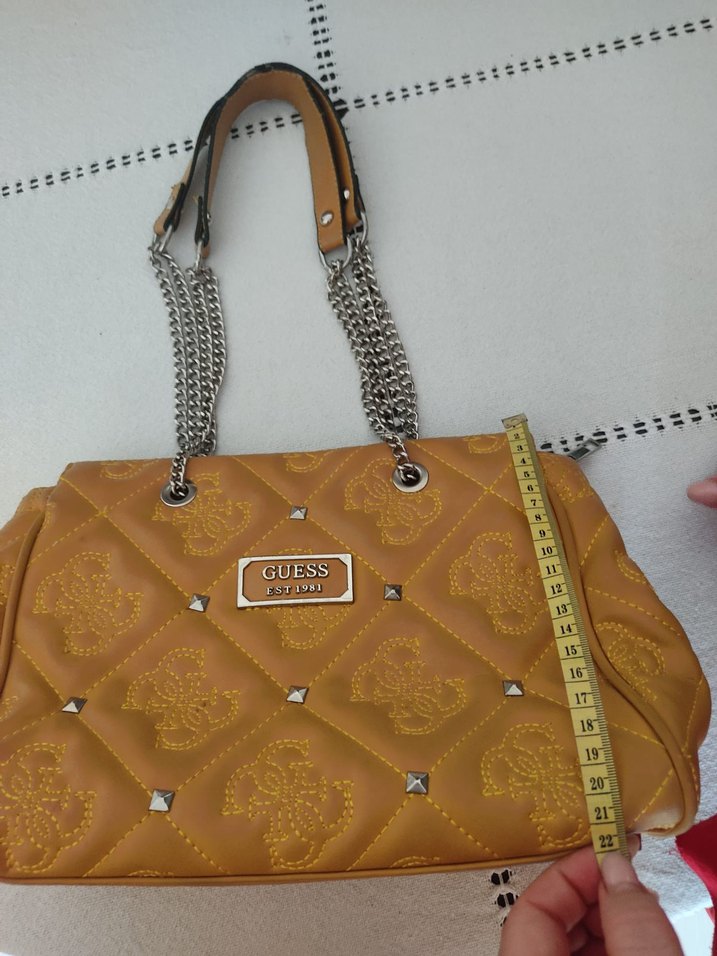 Sarı Zincir Detaylı Guess Deri Kadın Çanta - Görsel 2