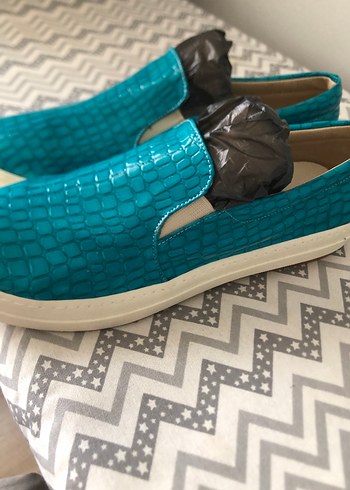 Valentino Turkuaz Yılan Desenli Kadın Sneakers